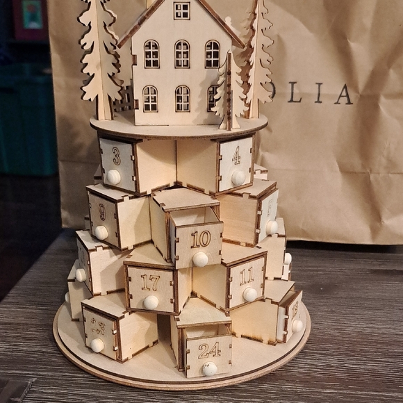 ADVENT CALENDAR   Authentic Magnolia Wood Advent Tower - Picture 4 of 4